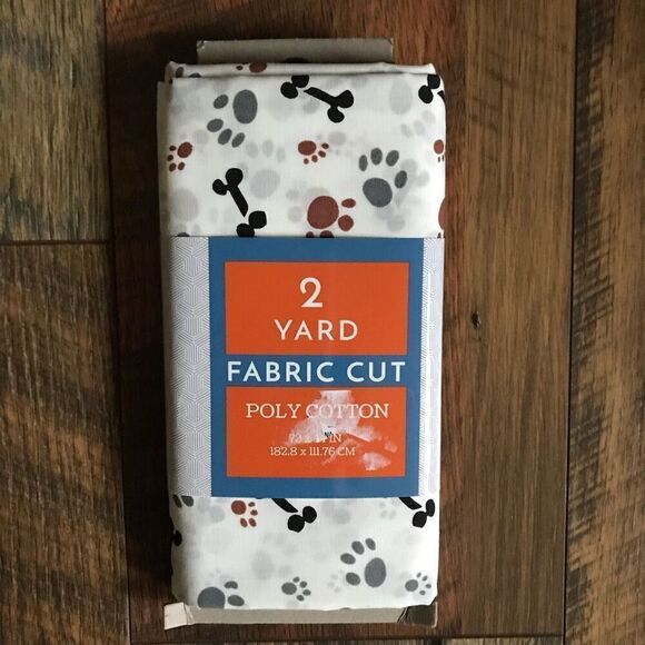 2 Yards Fabic cut polyester cotton dog print bones paw prints New in package - Picture 1 of 2